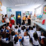 Estudantes da rede municipal de Lauro de Freitas recebem orientações sobre trânsito seguro
