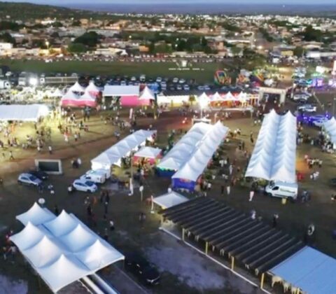 Imagem do post Feira Agropecuária de Morro do Chapéu começa com shows de Thiago Aquino e vaquejada