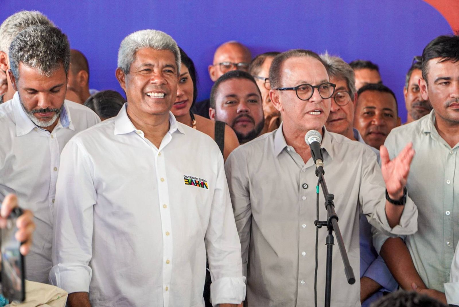Prefeito de Cairu surpreende ao se aproximar de Jerônimo e fala em “virada de página”
