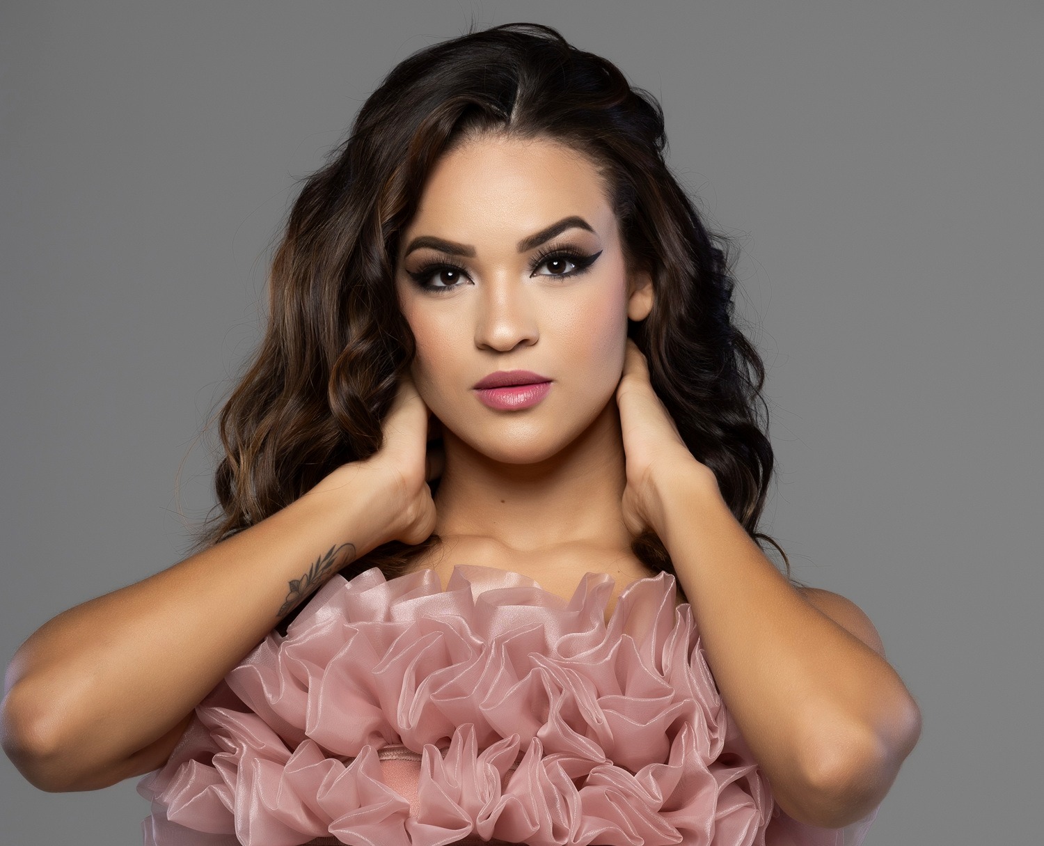 Cantora Alice Moraes celebra música nordestina em agenda especial em Salvador