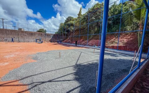 Imagem do post Prefeitura avança obra com concretagem da arquibancada em Lauro de Freitas