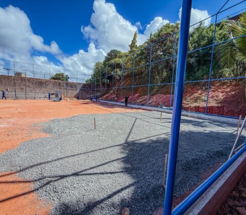Imagem do post Prefeitura avança obra com concretagem da arquibancada em Lauro de Freitas