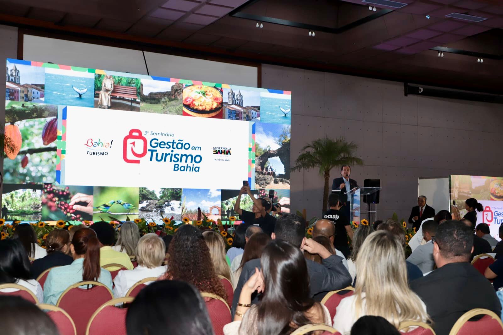 Seminário em Salvador reúne gestores para fortalecer turismo nas 13 zonas da Bahia