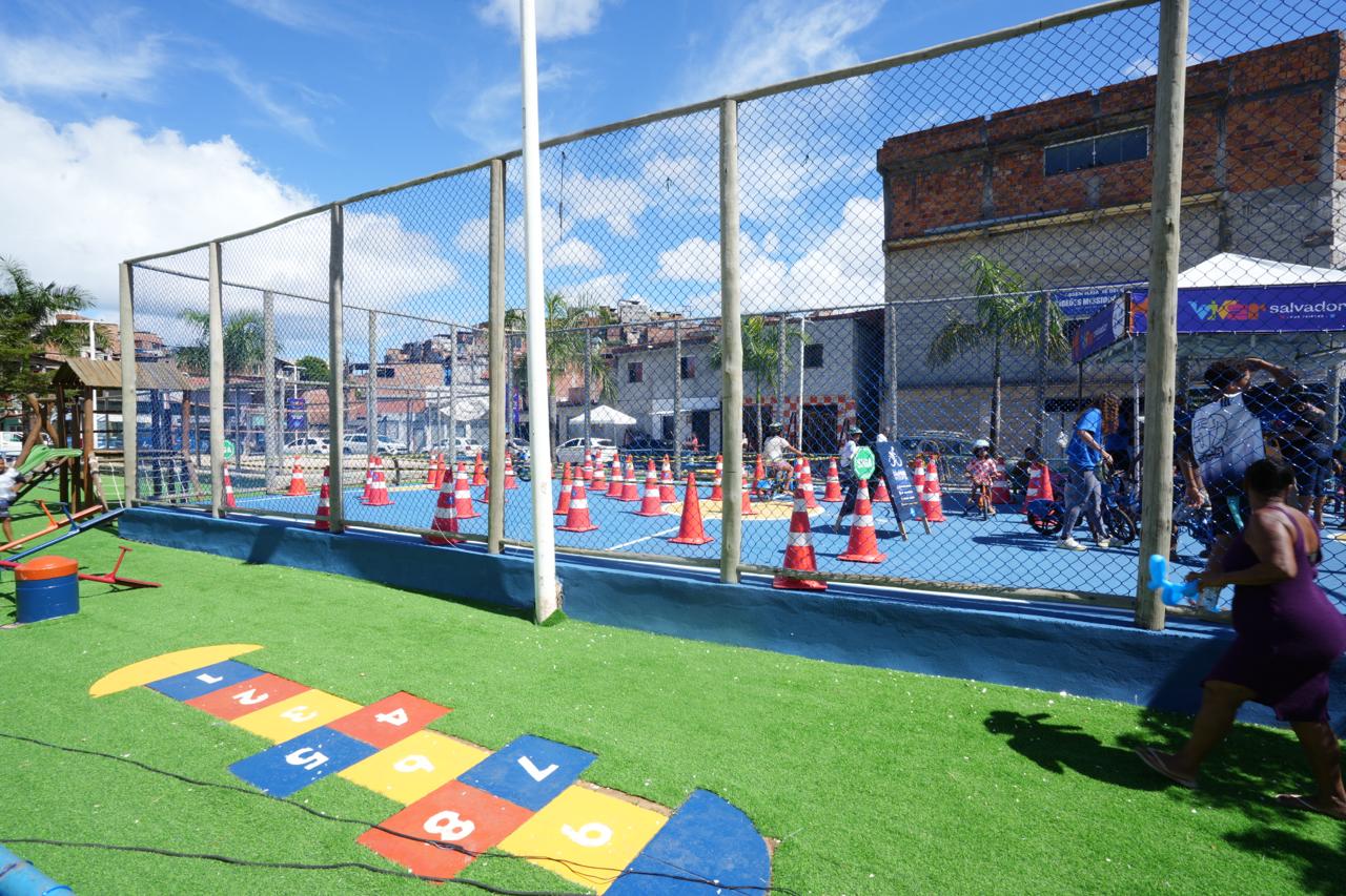 Prefeitura leva mutirão de serviços e cultura para Saramandaia no novo Viver Salvador