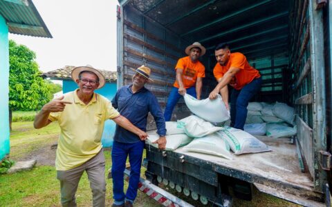 Imagem do post Mais de 100 famílias beneficiadas: veja como a nova entrega de sementes vai mudar a colheita em Camaçari