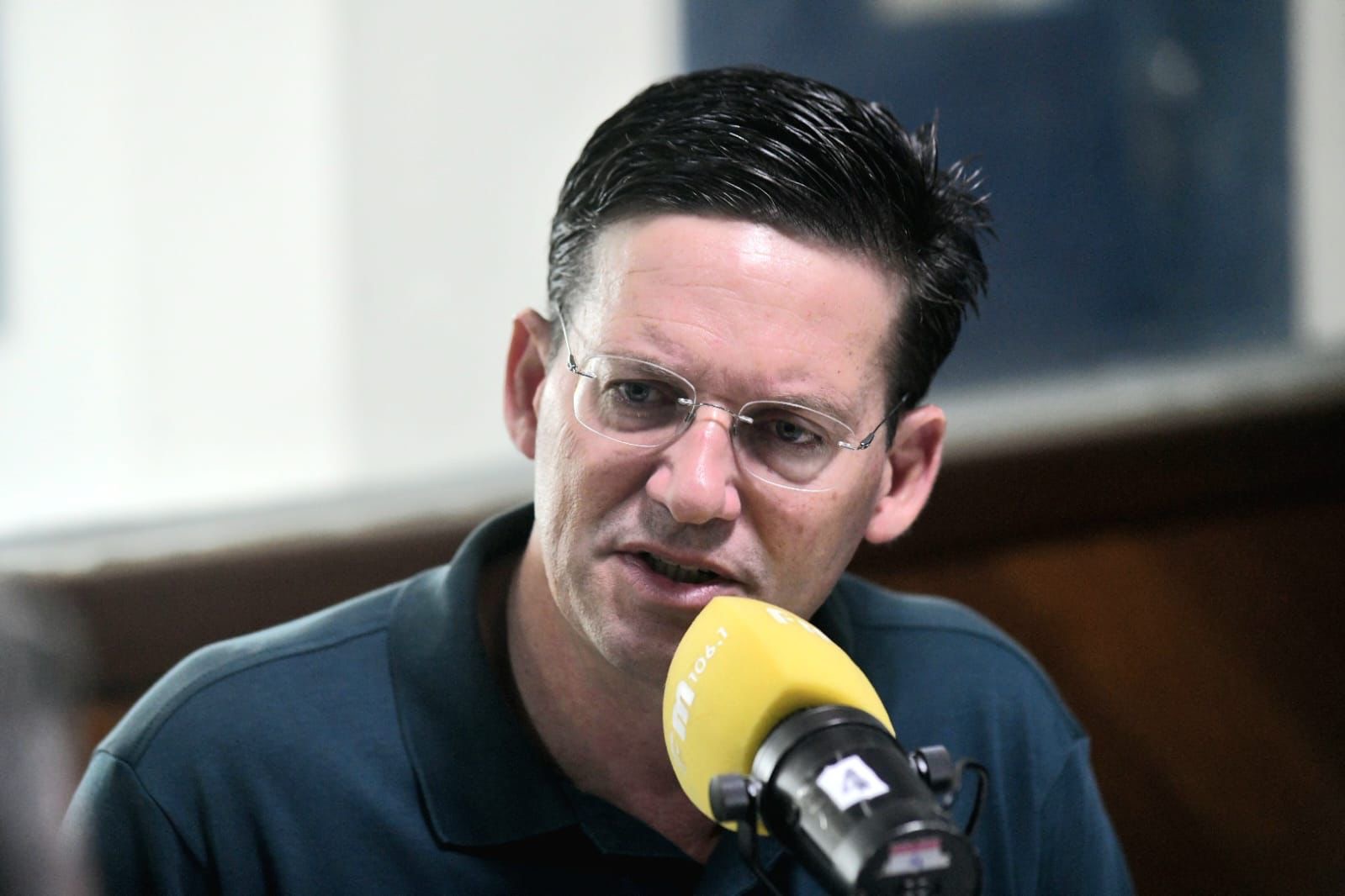 “Rui levou para o governo a expertise de desperdiçar dinheiro”, diz Roma