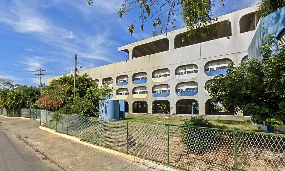 Artefato explode e fere 8 alunos em escola do Rio de Janeiro