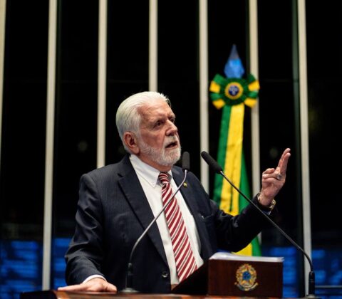 Imagem do post Wagner detona Flávio Bolsonaro e associa ex-governo ao escândalo do Master: “Real News”