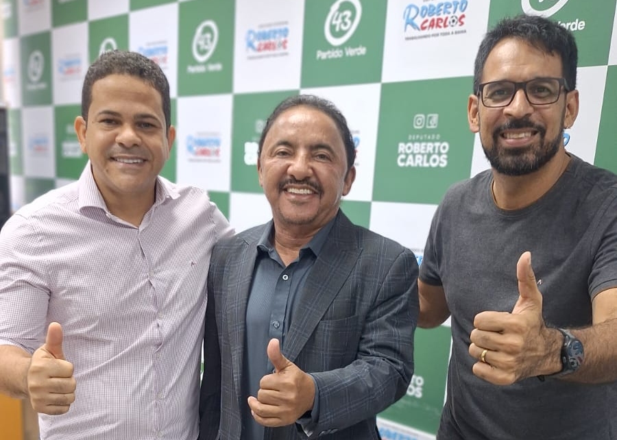 Deputado Roberto Carlos recebe prefeitos de Ourolândia e Camamu para debater demandas regionais na Alba