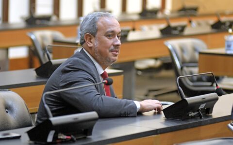 Imagem do post Vitória da Conquista: deputado Vitor Azevedo propõe nova Maternidade Regional