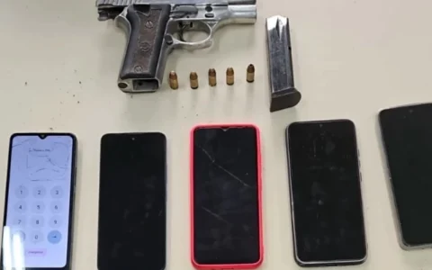 Imagem do post Suspeito foge da PM e abandona comparsa com drogas e balança de precisão