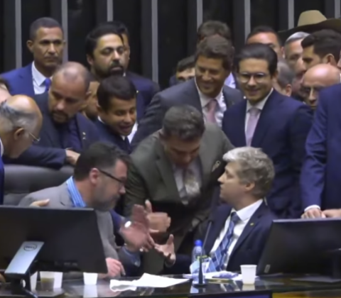 Imagem do post Conselho de Ética aprova suspensão de deputados após ocupação da Câmara