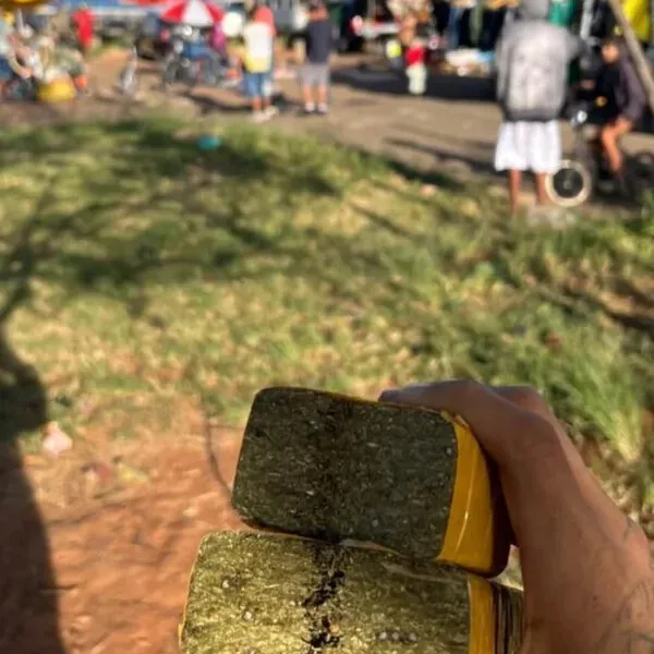 Suspeito de ostentar armas e drogas nas redes sociais é preso na Feira do Rolo