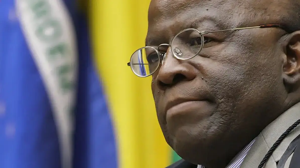 Joaquim Barbosa lança candidatura a presidente