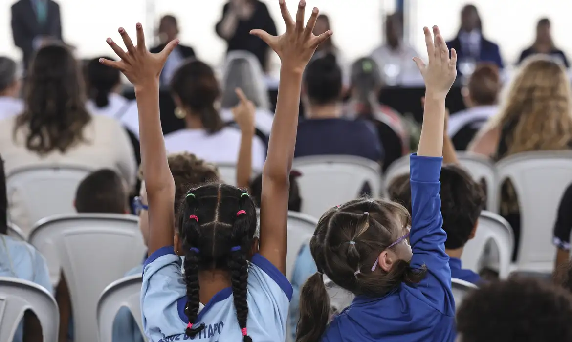 Justiça muda regra sobre afastamento de criança da família para adoção