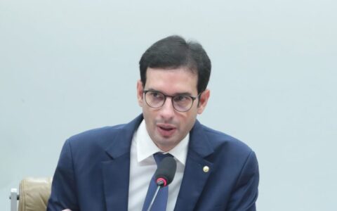 Imagem do post Vídeo: Leo Prates comemora aprovação de PEC que acaba com escala 6×1 na Câmara