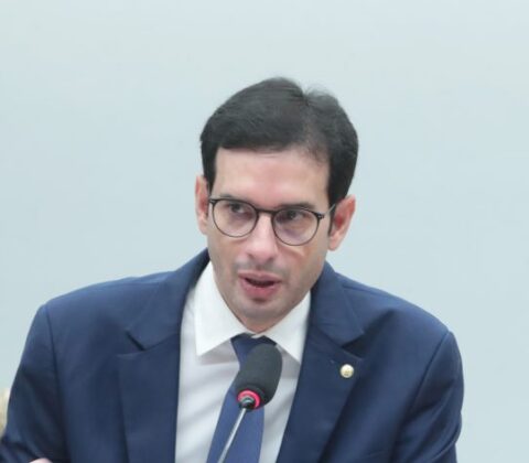Imagem do post Vídeo: Leo Prates comemora aprovação de PEC que acaba com escala 6×1 na Câmara