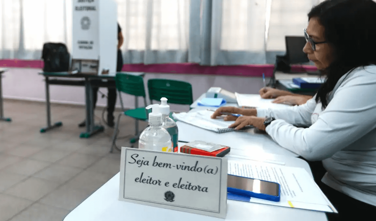 Justiça Eleitoral abre cadastro para mesários voluntários em todo o Brasil