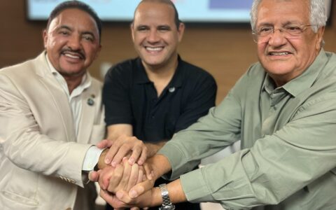 Imagem do post Centenas de lideranças de Salvador reafirmam apoio às pré-candidaturas de Roberto Carlos e Bacelar