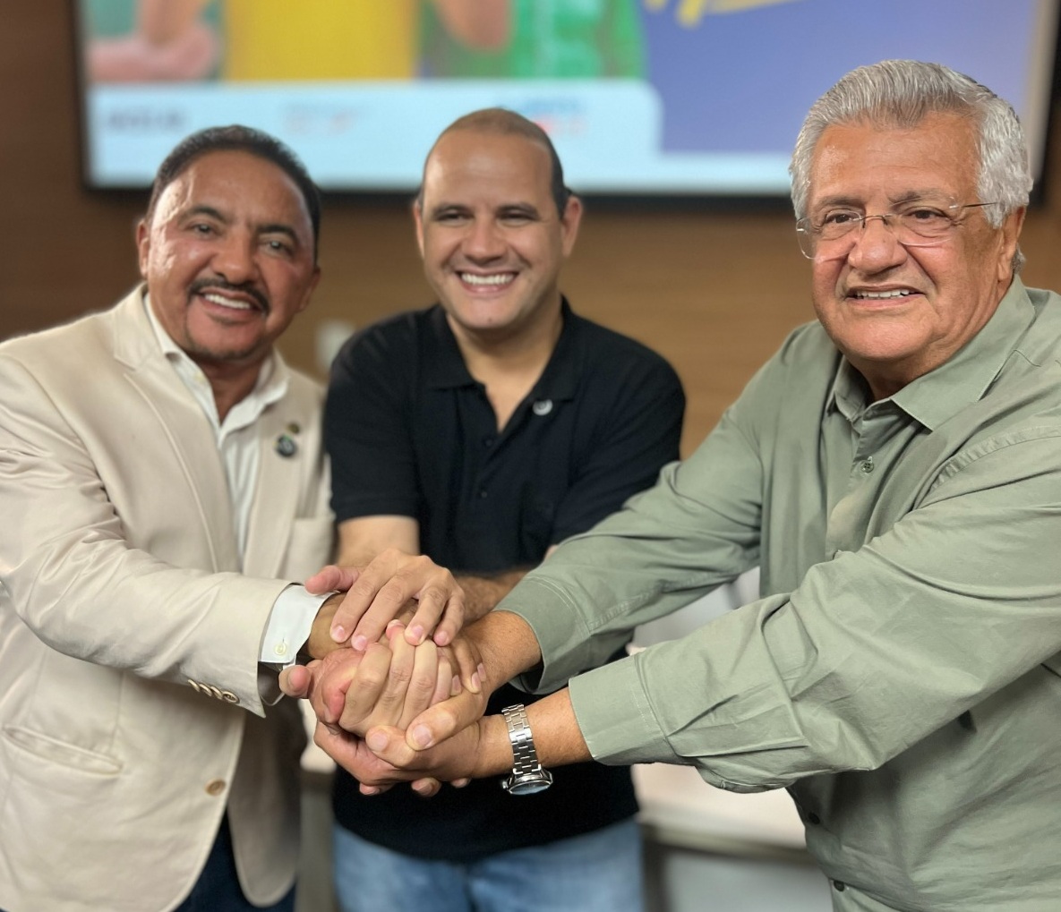 Centenas de lideranças de Salvador reafirmam apoio às pré-candidaturas de Roberto Carlos e Bacelar
