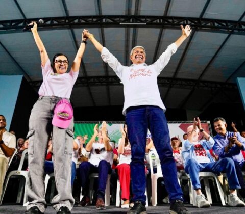 Imagem do post Prefeita de Ponto Novo rompe com a oposição e oficializa apoio à reeleição de Jerônimo Rodrigues