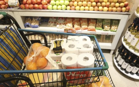 Imagem do post Cesta básica dispara de novo em Salvador e já pesa quase metade do salário mínimo