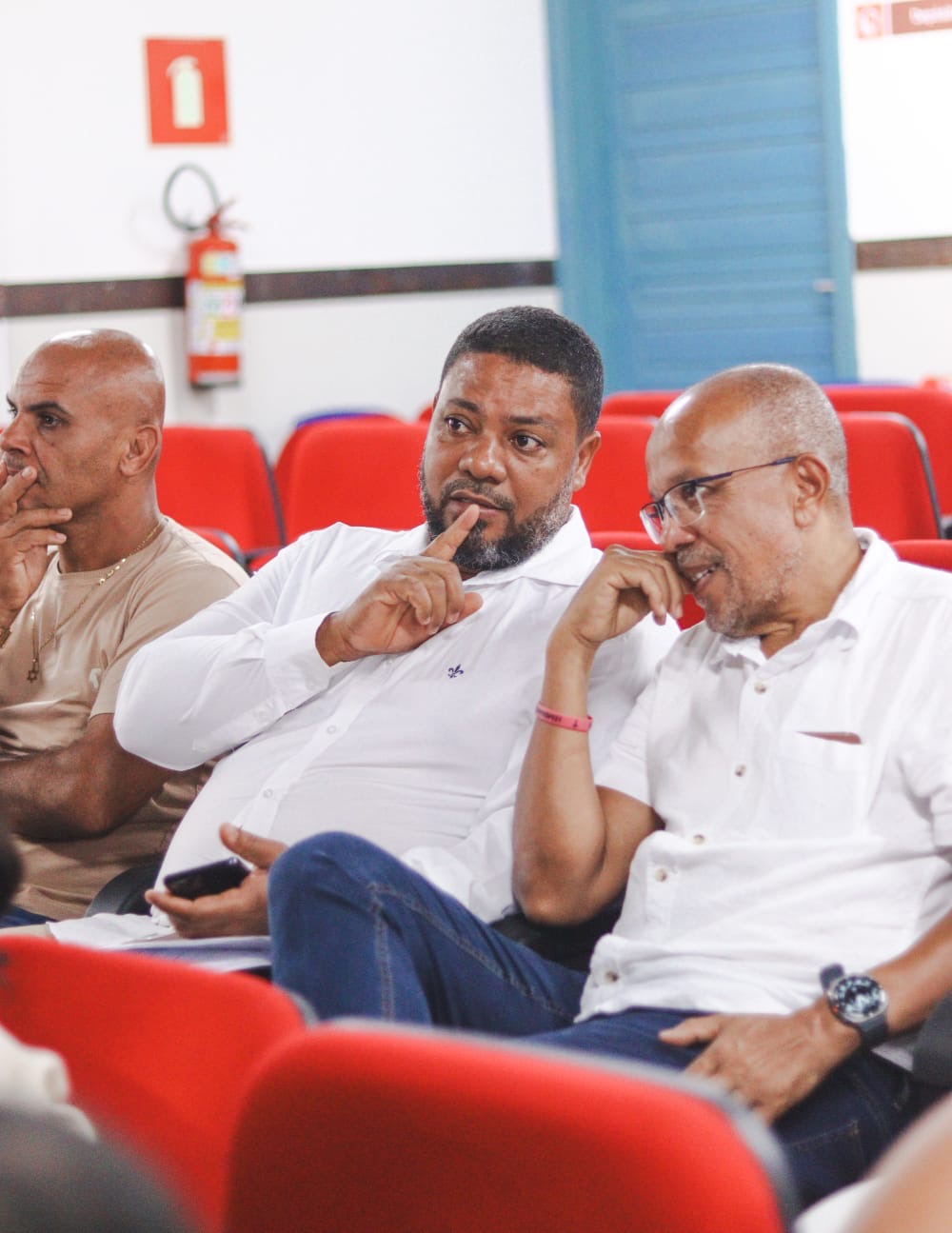 Suíca participa de audiência pública em Jaguaripe e destaca potencial transformador da Ponte Salvador-Itaparica