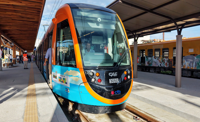 VLT de Salvador inicia operação; veja o próximo trecho previsto