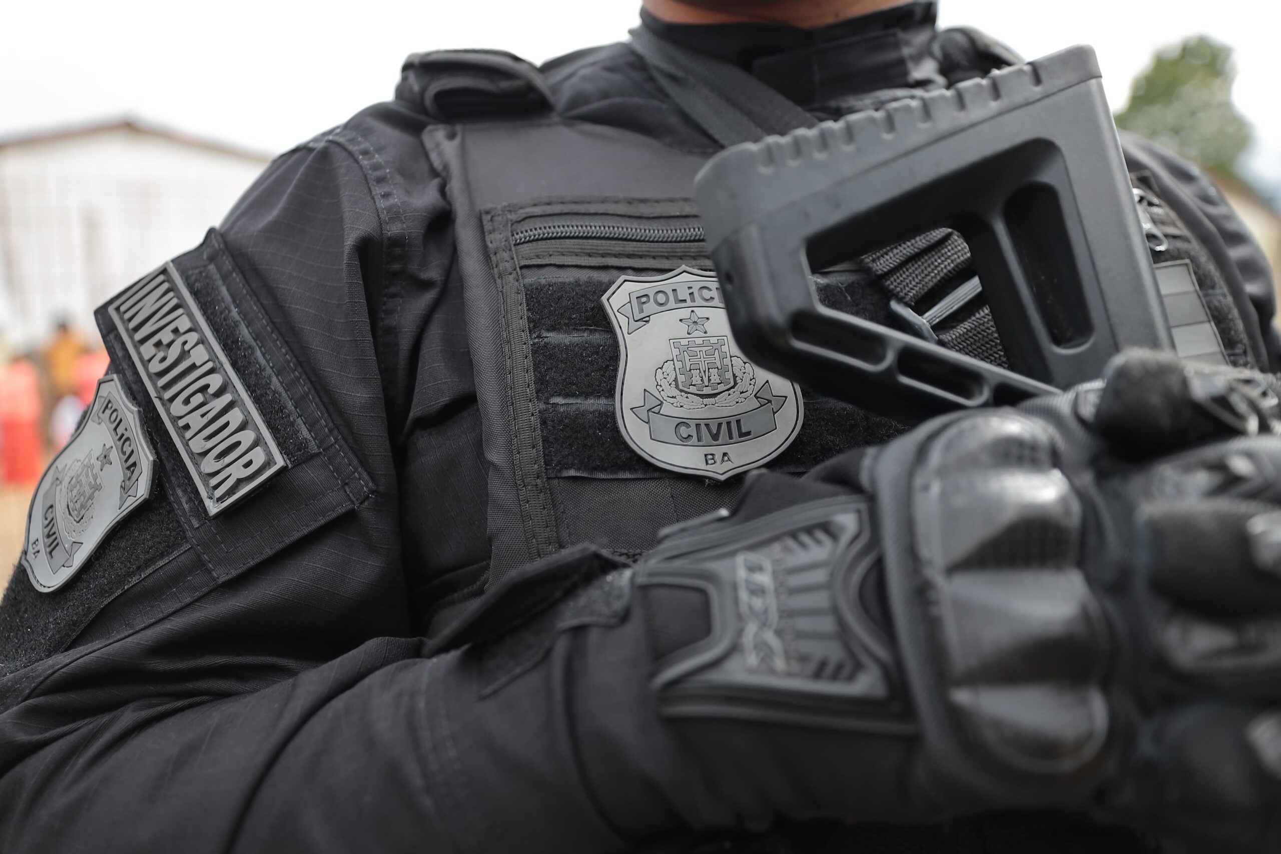 Polícia desarticula laboratório de drogas e apreende fuzil e mais de 160 quilos de cocaína