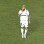 Gabigol vai parar no STJD após gesto contra torcida do Vitória