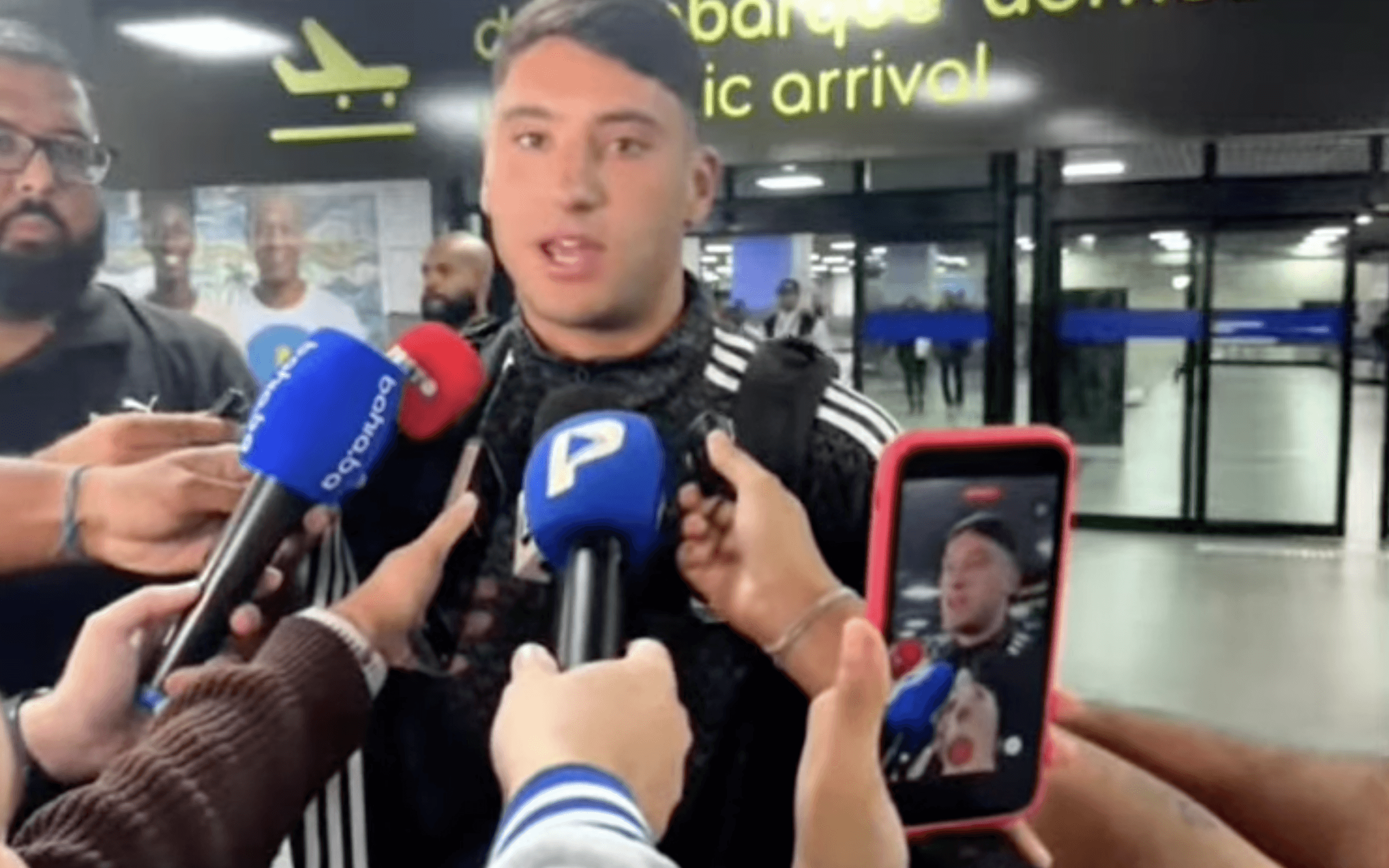 Contratação de R$ 56 milhões desembarca em Salvador e manda primeiro recado à torcida do Bahia