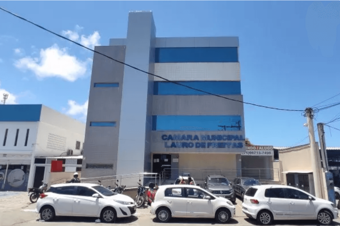 Câmara de Lauro de Freitas defende devido processo legal após prisão de Juca