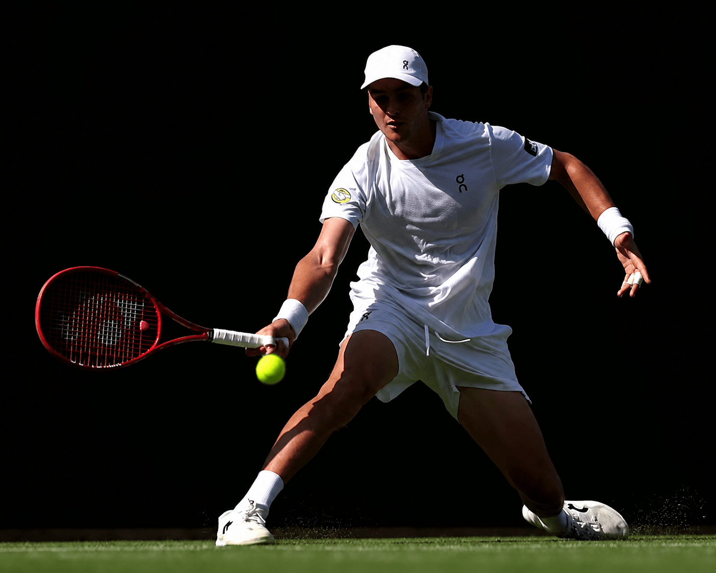 João Fonseca estreia com autoridade e avança em Wimbledon
