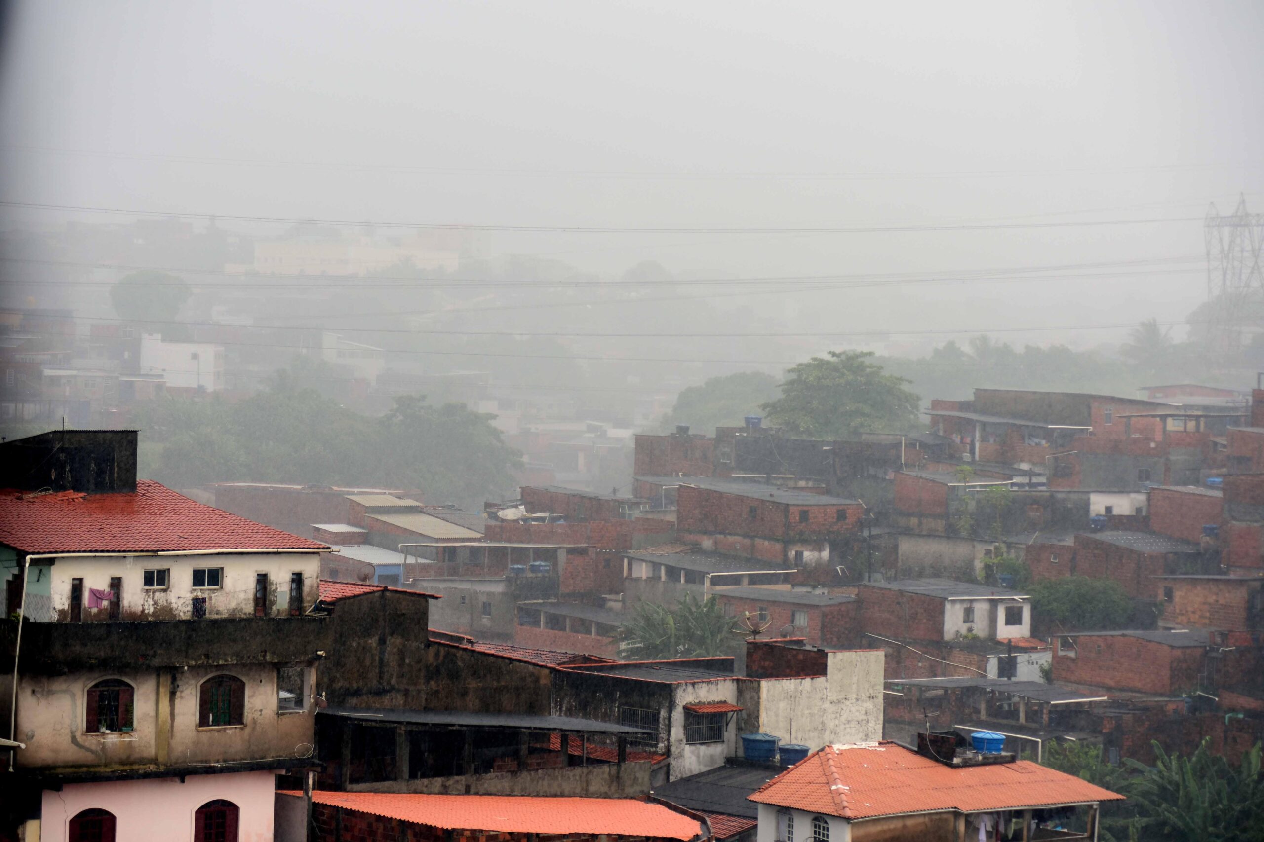 Chuvas avançam em Salvador e Codesal eleva nível de alerta; veja o que muda para a população