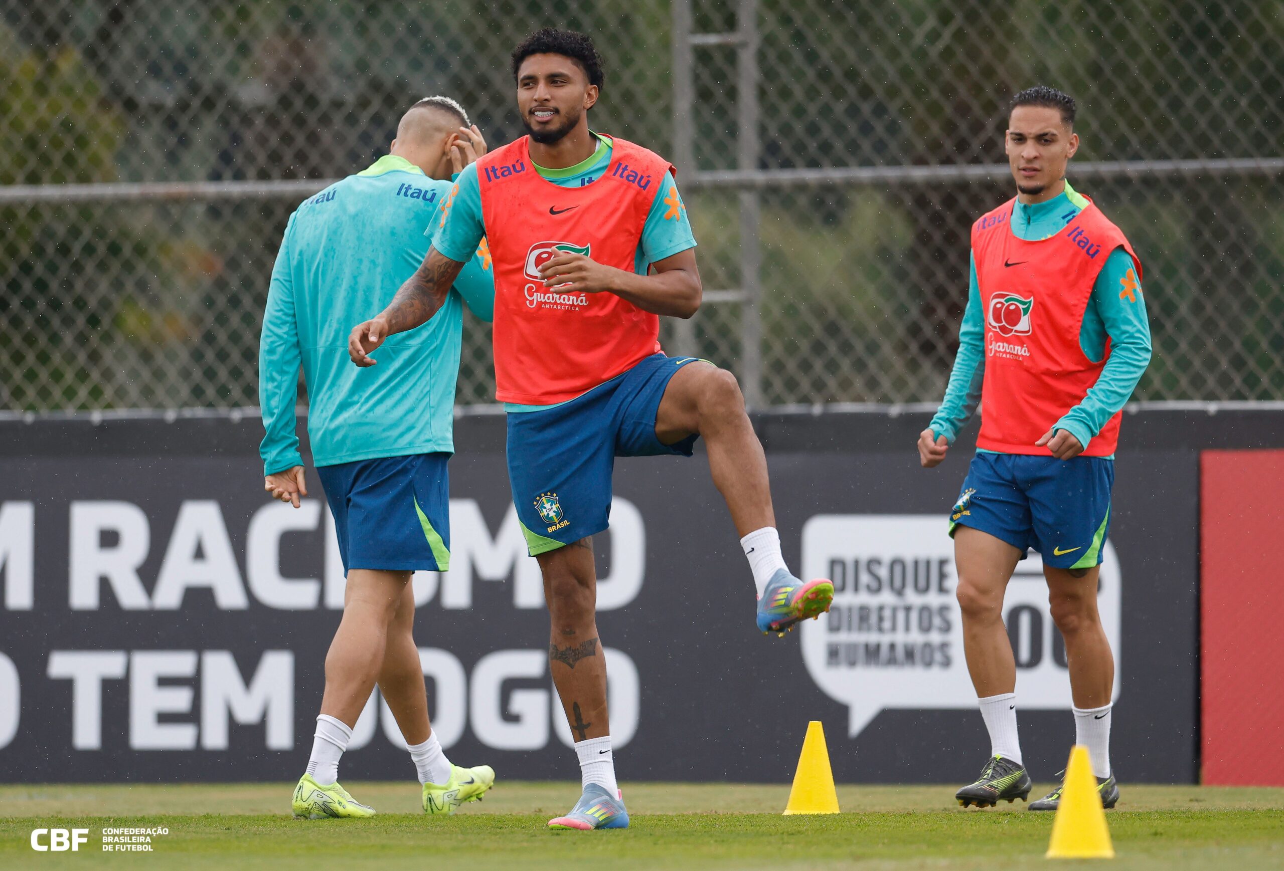 Éderson é convocado por Ancelotti após corte de Wesley