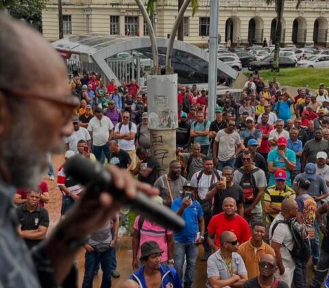 Imagem do post Obras vão voltar? Trabalhadores definem rumos da greve da construção pesada