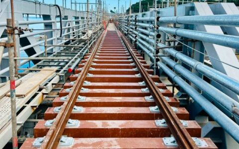 Imagem do post Primeiros trilhos do VLT Salvador são instalados na Ponte São João