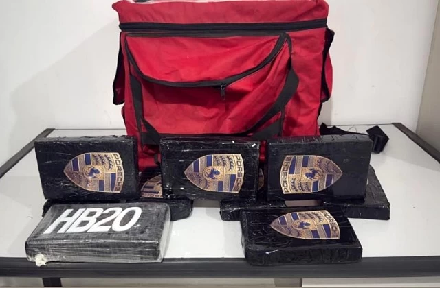Fuga frustrada: motociclista joga caixa com cocaína avaliada em R$ 300 mil na BR-135