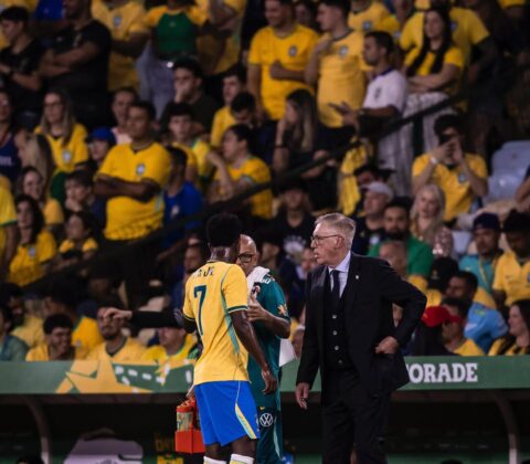 Imagem do post VAR poderá marcar escanteio e jogadores podem ser expulsos por gesto em campo; veja as novas regras da Copa