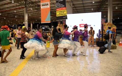 Imagem do post Setur-BA faz receptivo junino na Rodoviária de Salvador com forró e quadrilha
