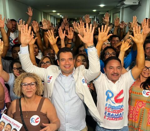 Imagem do post APLB lotada: Roberto Carlos reúne lideranças e faz grande ato político em Juazeiro