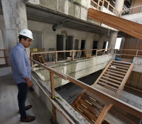 Imagem do post Com obras avançadas, Bruno Reis vistoria Escola de Música e Artes e da Sala de Espetáculos no Comércio