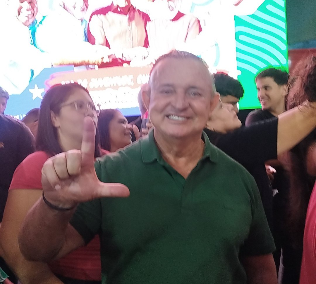 Adolfo Menezes exalta Jerônimo e dispara: “Está conseguindo ultrapassar Wagner e Rui”