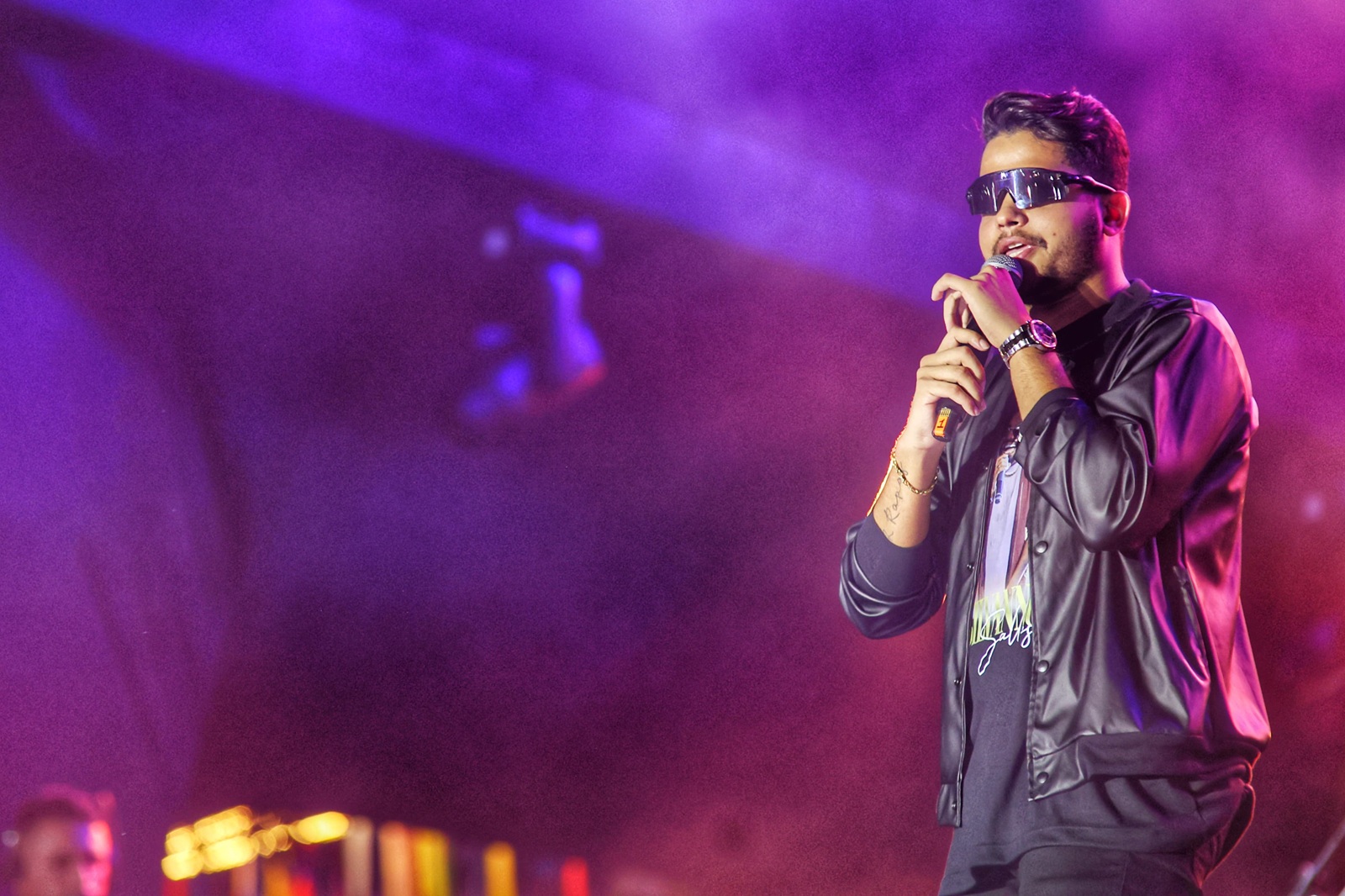 Mikael Santos encara sequência de shows em Sergipe, Paraíba e na Bahia nesta semana