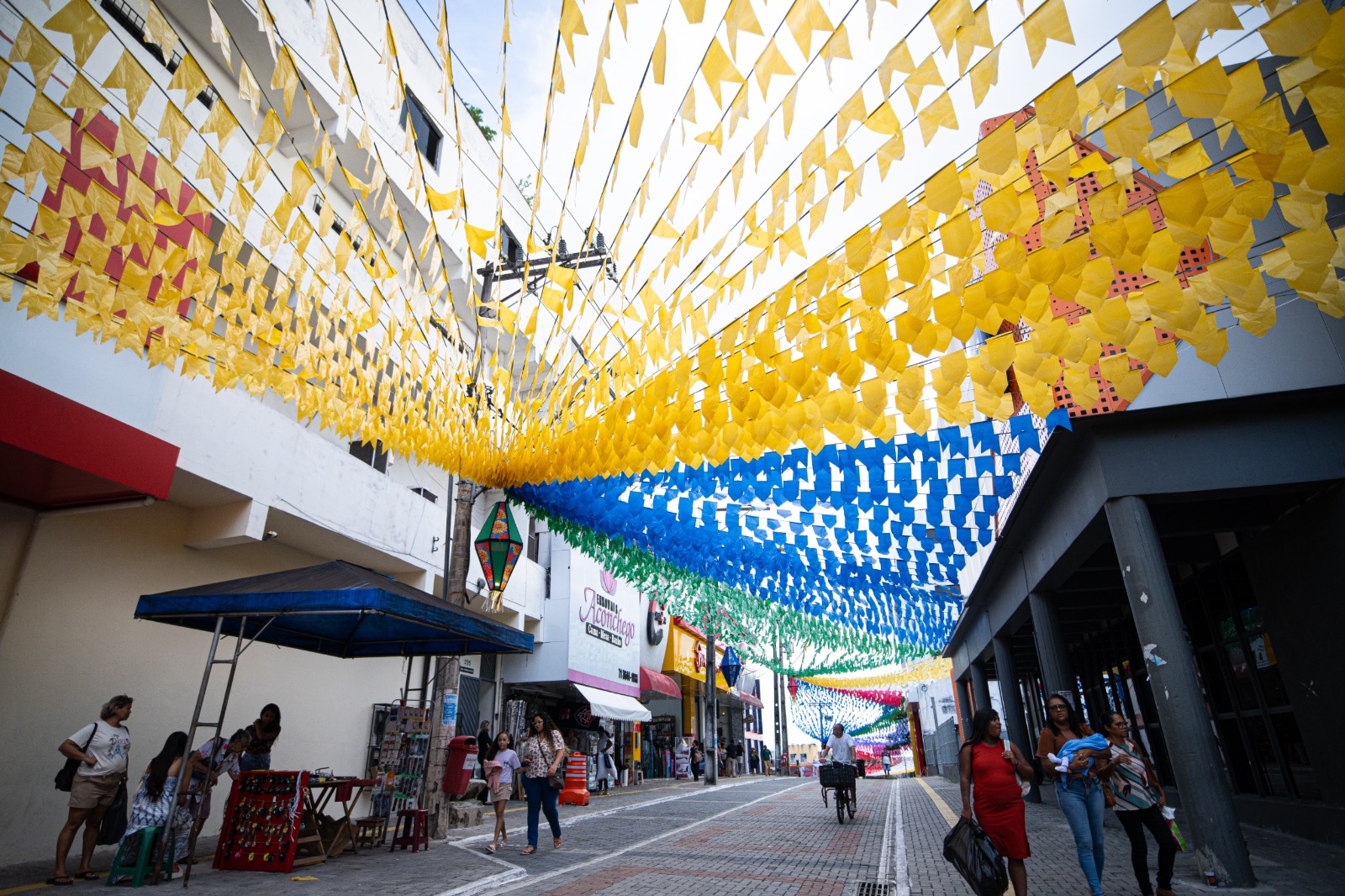 Decoração junina colore Camaçari fortalecendo cultura, comércio e potencial turístico
