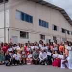 Formatura do Ponto da Moda promove exposição de roupas feitas com tecidos e materiais recicláveis
