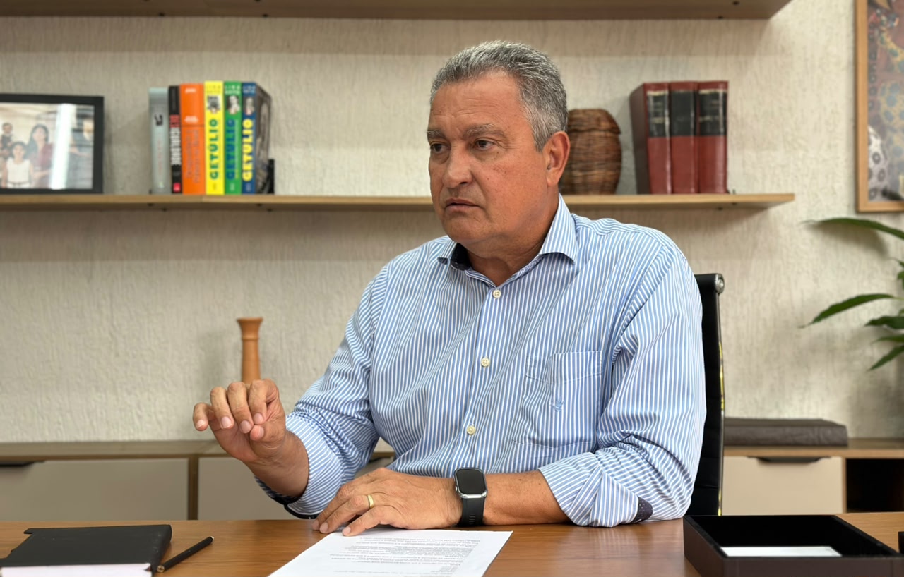 Rui Costa cobra oposição baiana após novo tarifaço dos EUA e cita família Bolsonaro