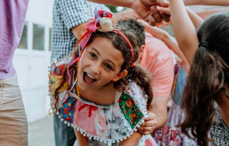 Festejos juninos ajudam a preservar tradições culturais e aproximam estudantes das raízes nordestinas
