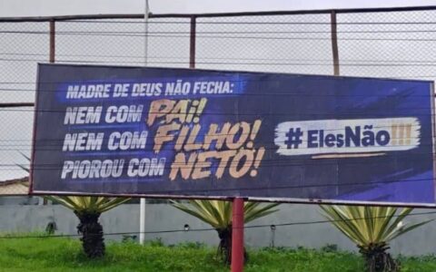 Imagem do post Moradores de Madre de Deus instalam outdoors contra aliança política de ACM Neto com a família Bolsonaro