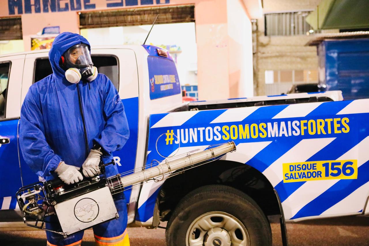 Salvador coloca carros de fumacê nas ruas e intensifica combate à dengue